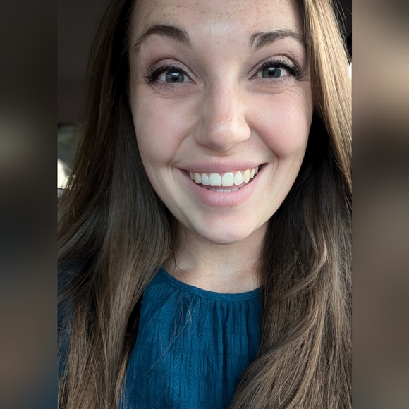 Meet your Posher, Katy - Picture 1 of 1